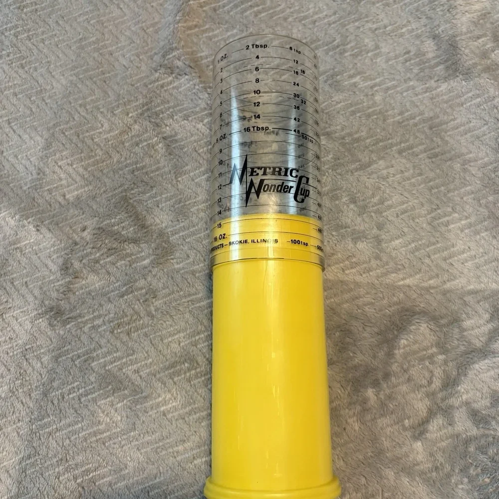 Wonder Cup vtg metric